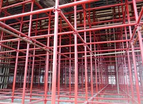 鶴山輪扣式腳手架廠家與出租服務 高效安全的建筑支撐解決方案